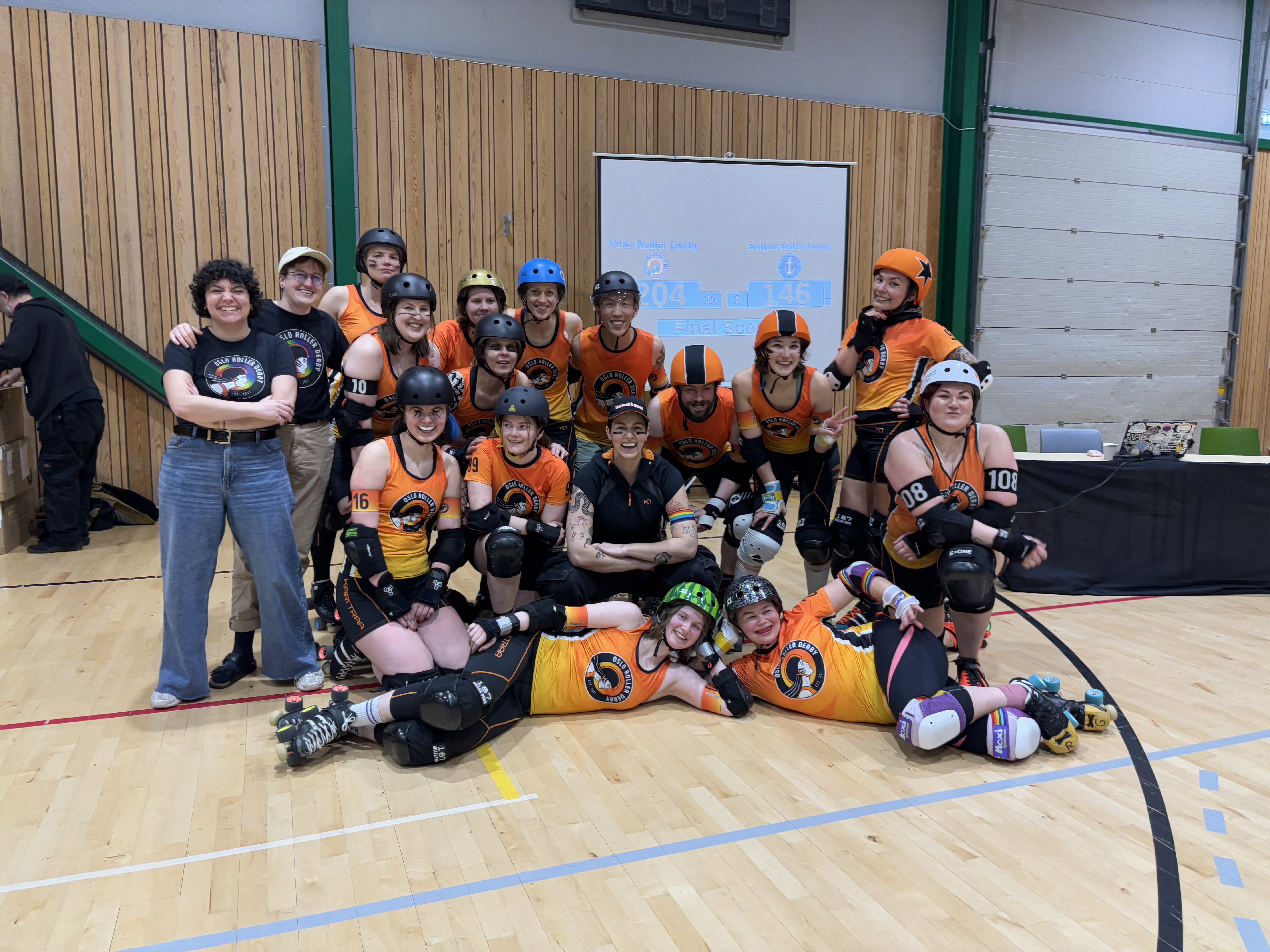 Oslo Roller Derby B-team group photo